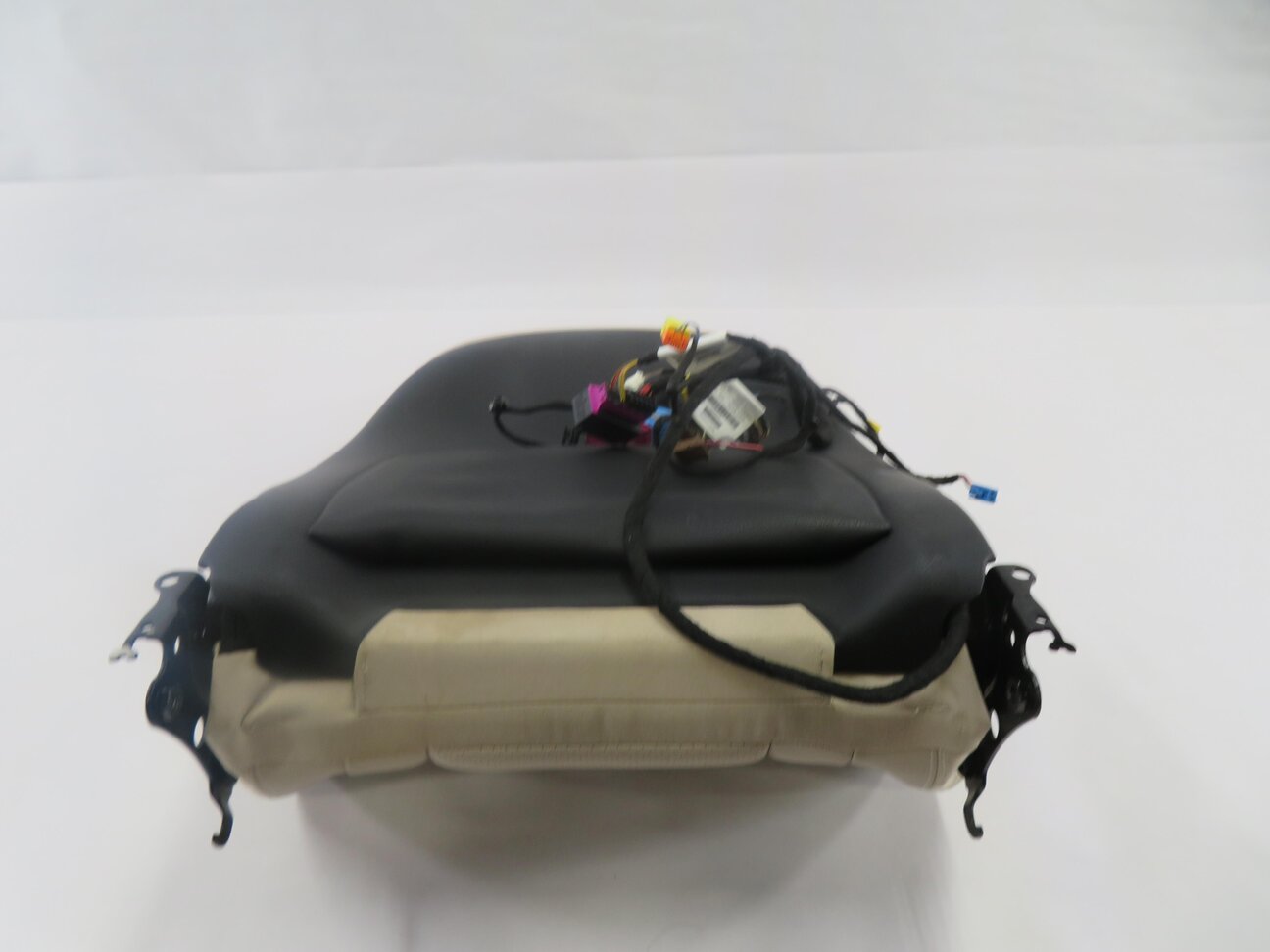 Thumbnail 5: 2016 MERCEDES C300 (W205) PASSENGER - UPPER TOP HEATED SEAT CUSHION (BEIGE)