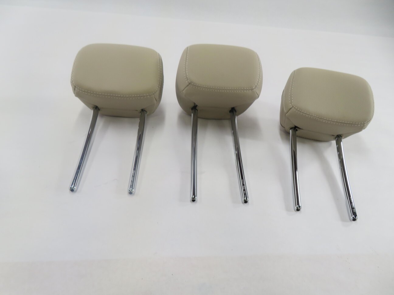 Thumbnail 2: 2016 MERCEDES C300 (W205) SEDAN - REAR SEAT HEADREST SET-3 (BEIGE 115A)