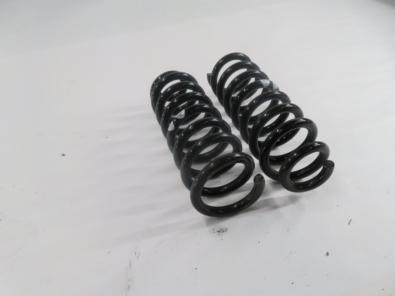 2015-2021 MERCEDES C300 C350 C400 C43 (W205) REAR SUSPENSION COIL SPRING SET-2