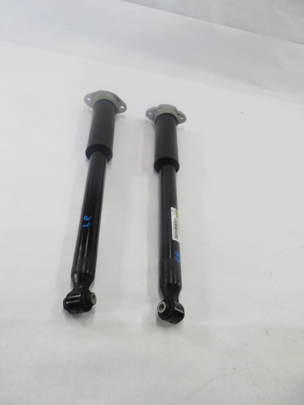 Thumbnail 3: 2016 MERCEDES C300 (W205) LEFT & RIGHT REAR SUSPENSION SHOCK STRUT SET-2