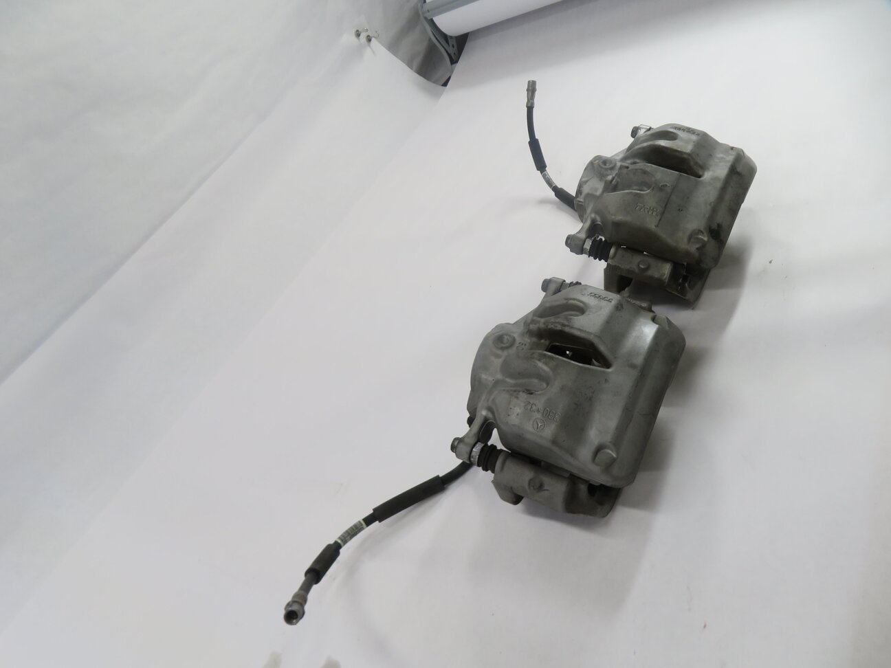 Thumbnail 3: 2015-2021 MERCEDES C300 E300 (W205 W213) FRONT LEFT & RIGHT BRAKE CALIPER SET