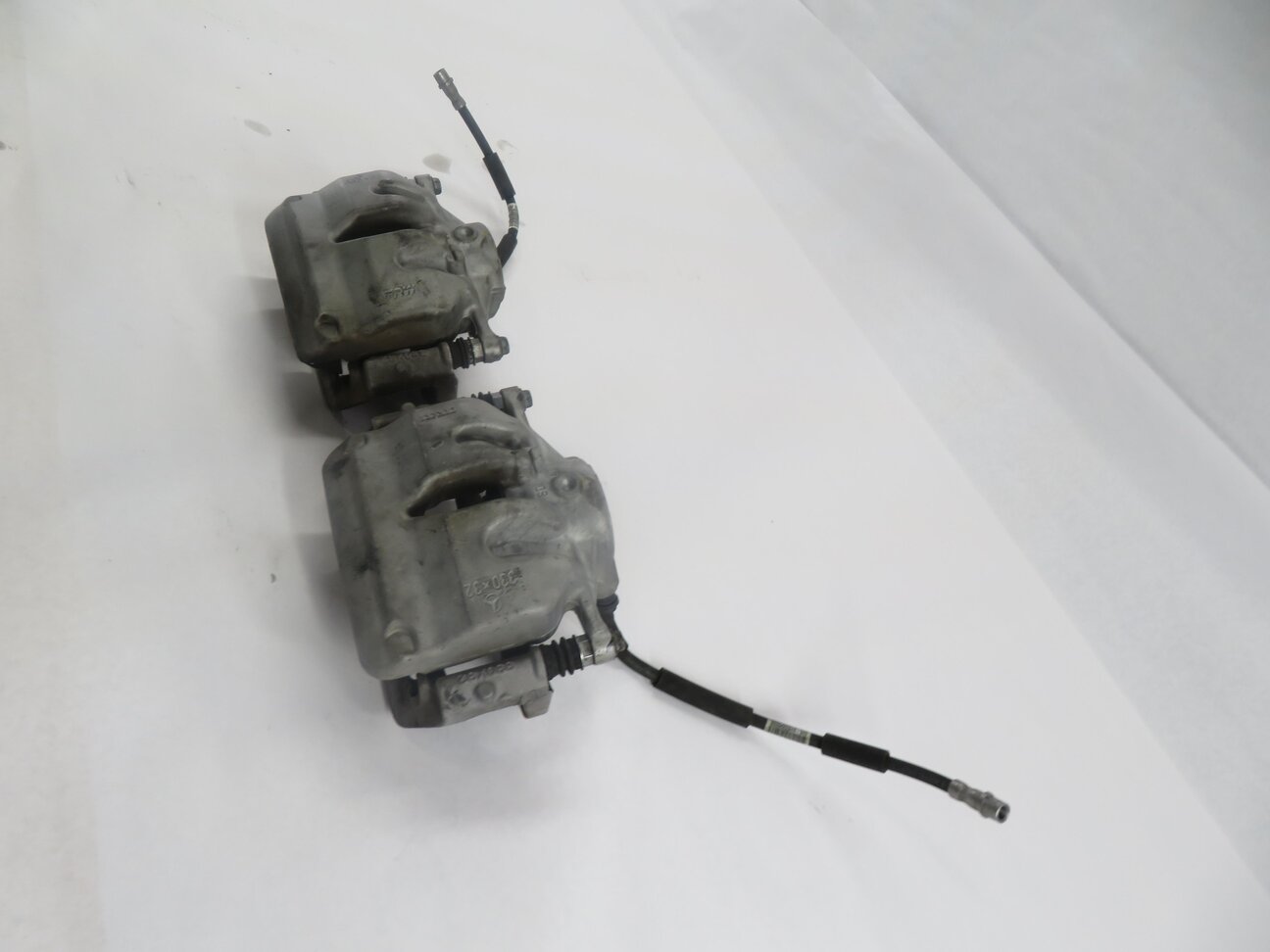Thumbnail 4: 2015-2021 MERCEDES C300 E300 (W205 W213) FRONT LEFT & RIGHT BRAKE CALIPER SET