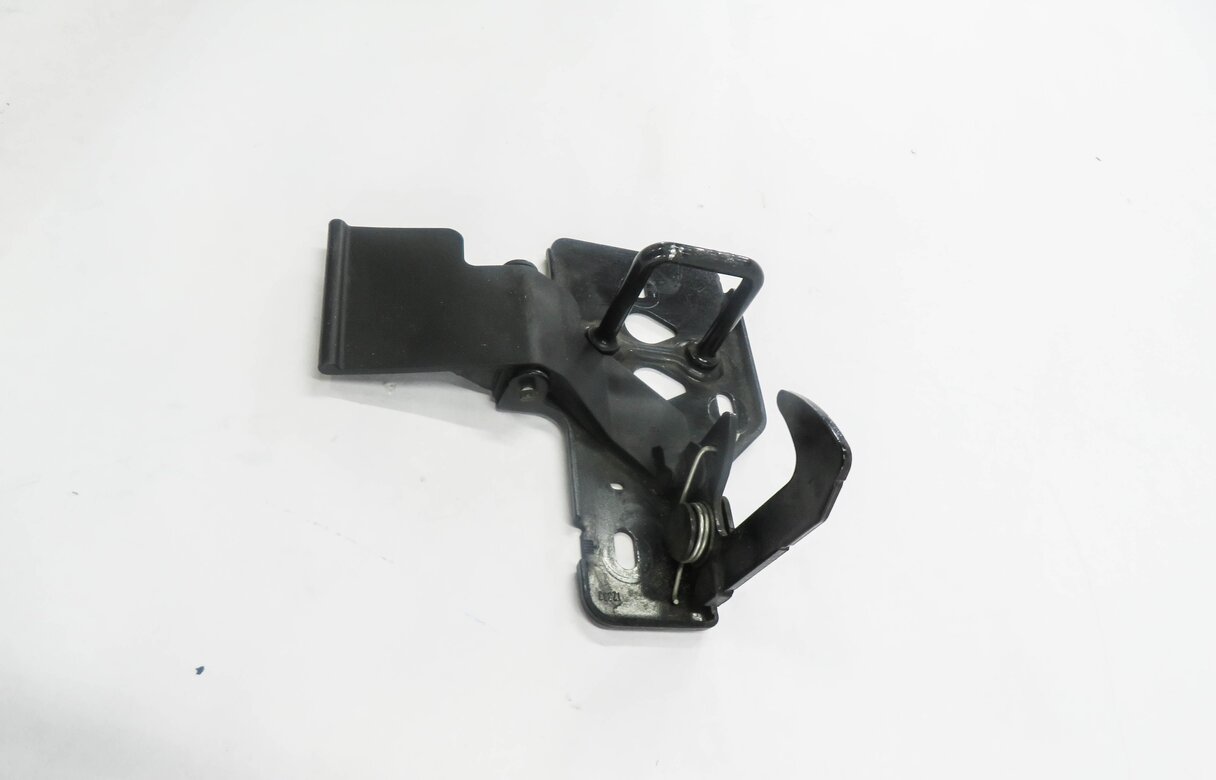 Thumbnail 4: 2014 PORSCHE CAYENNE (958) FRONT HOOD SAFETY LATCH RELEASE LEVER