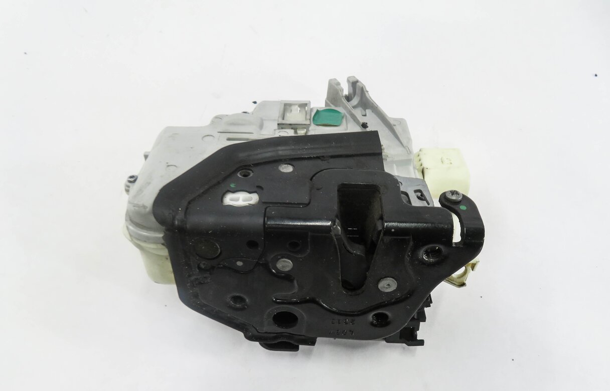 Thumbnail 6: 09-18 AUDI / PORSCHE - A4 A5 Q5 S4 TT CAYENNE PANAMERA TOURAEG DRIVER DOOR LATCH