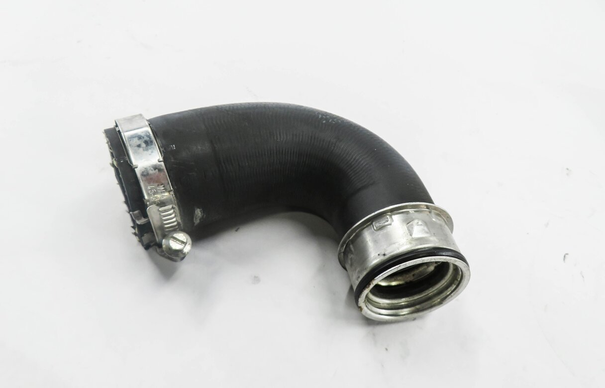 2014 PORSCHE CAYENNE (958) 3.0L DIESEL ENGINE - RIGHT INTERCOOLER PRESSURE PIPE