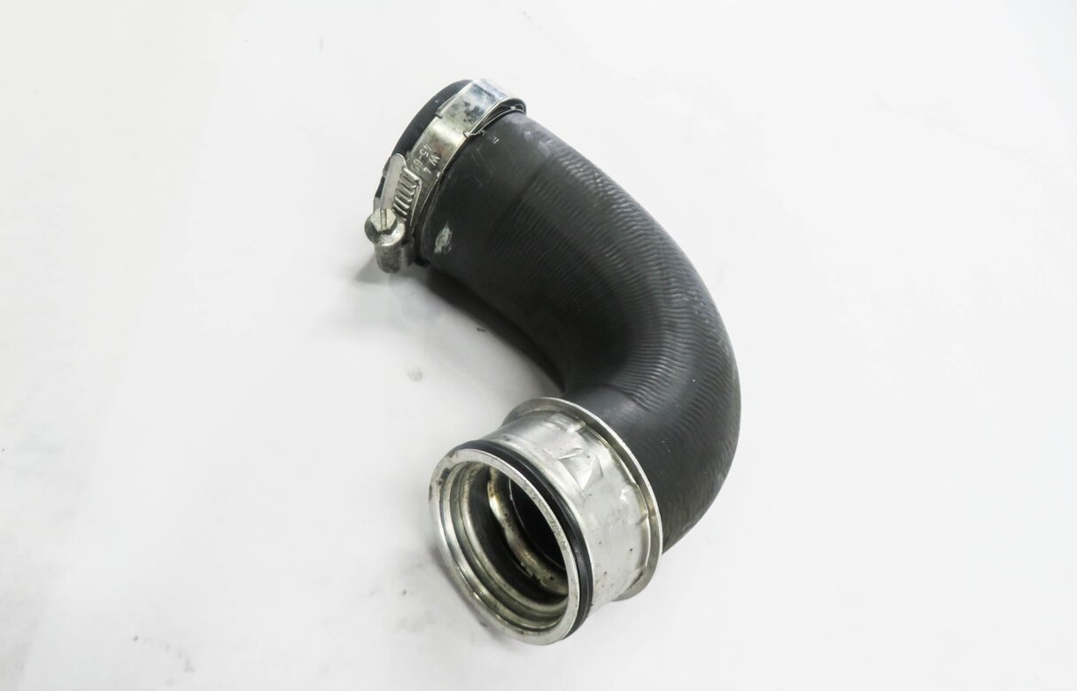 Thumbnail 3: 2014 PORSCHE CAYENNE (958) 3.0L DIESEL ENGINE - RIGHT INTERCOOLER PRESSURE PIPE