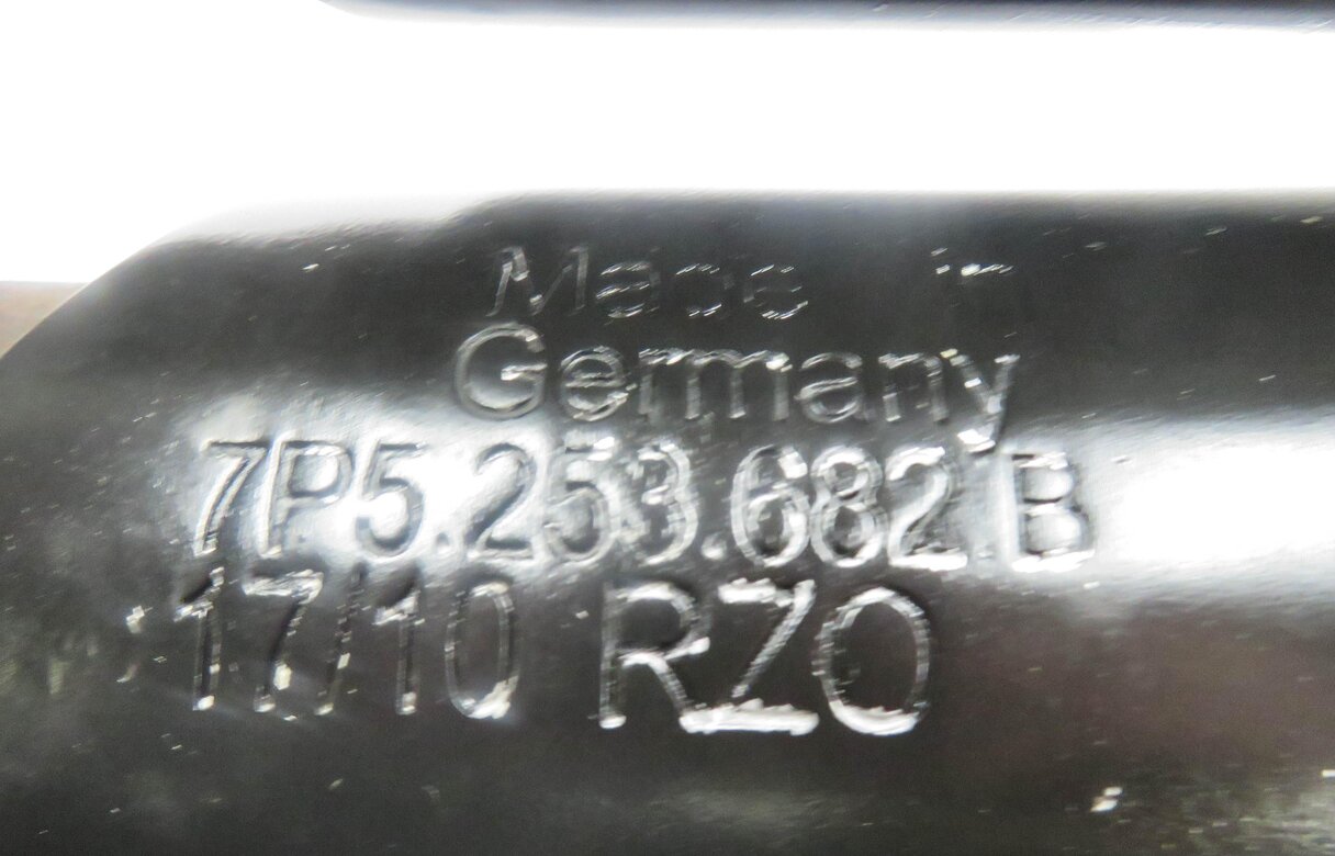 Thumbnail 6: 2014 PORSCHE CAYENNE (958) DIESEL - RIGHT PASSENGER REAR EXHAUST TIP