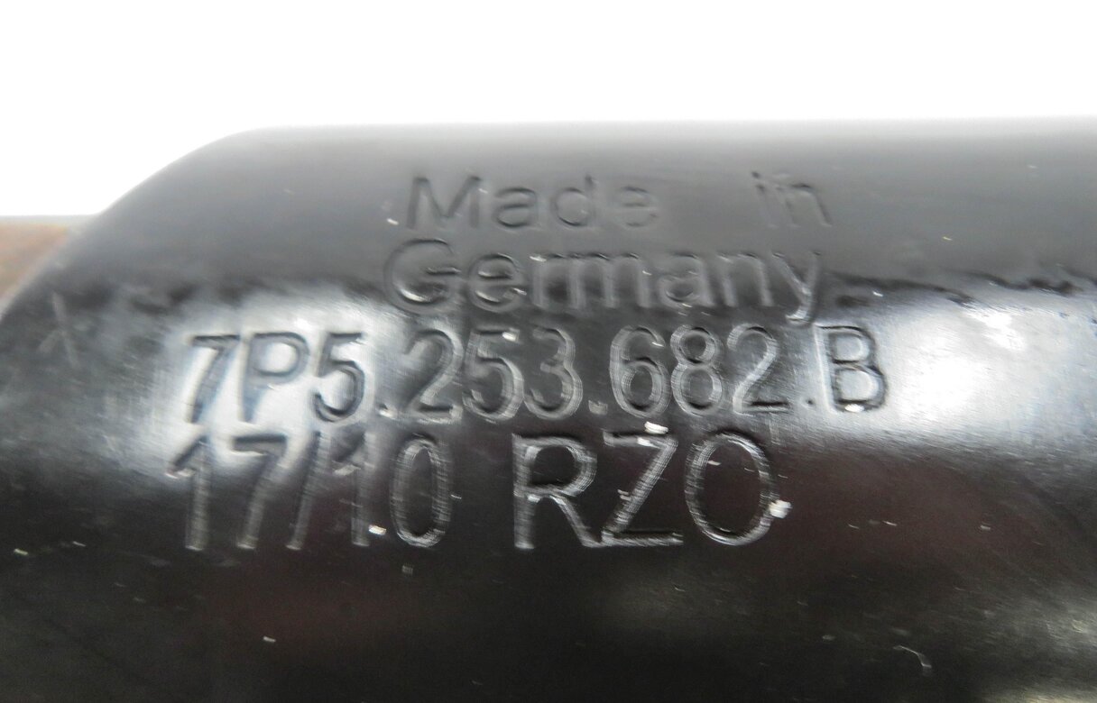 Thumbnail 7: 2014 PORSCHE CAYENNE (958) DIESEL - RIGHT PASSENGER REAR EXHAUST TIP