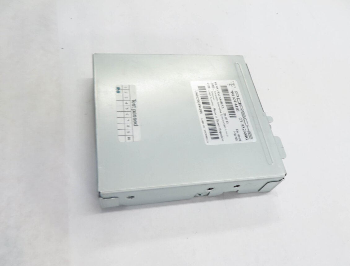 Thumbnail 4: 2011-2016 PORSCHE CAYENNE (958) REARVIEW CAMERA CONTROL MODULE