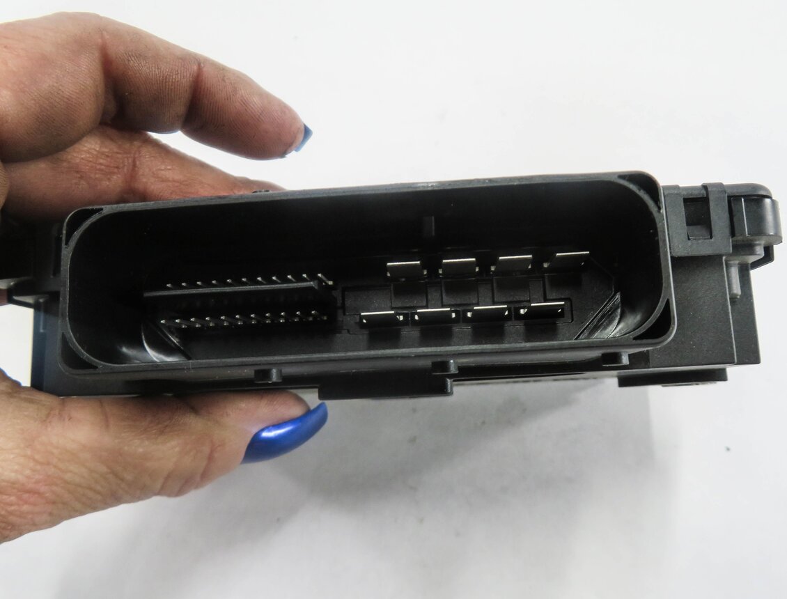 Thumbnail 7: 2014 PORSCHE CAYENNE (958) EMERGENCY PARKING BRAKE CONTROL MODULE
