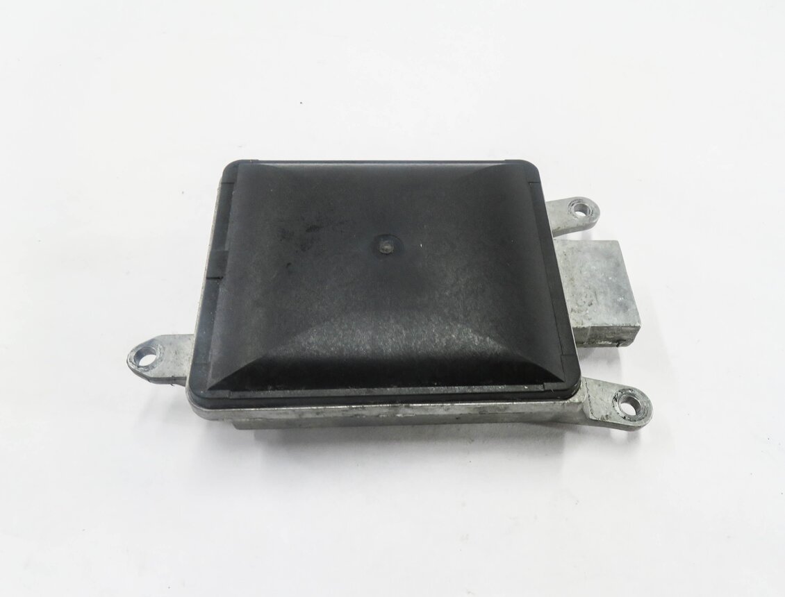 Thumbnail 5: 2011-2016 PORSCHE CAYENNE (958) RIGHT PASSENGER REAR BLIND SPOT RADAR MODULE