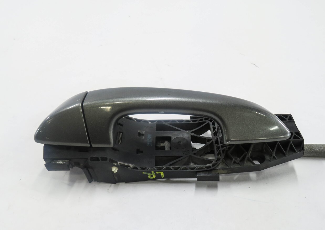 Thumbnail 2: 2011-2018 PORSCHE CAYENNE (958) LEFT REAR EXTERIOR DOOR HANDLE (METEOR GRAY)