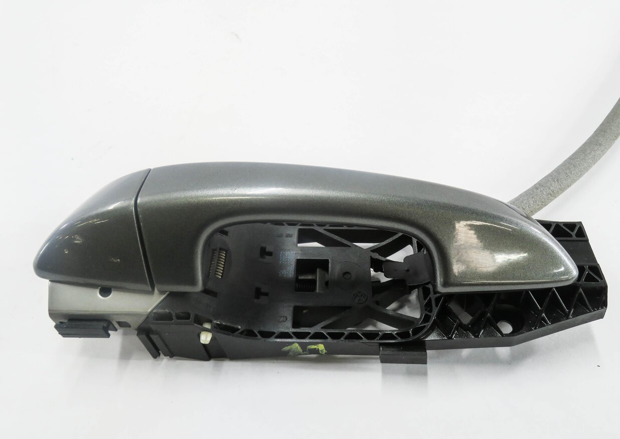 Thumbnail 2: 2011-2018 PORSCHE CAYENNE (958) LEFT FRONT DRIVER EXTERIOR DOOR HANDLE (GRAY)