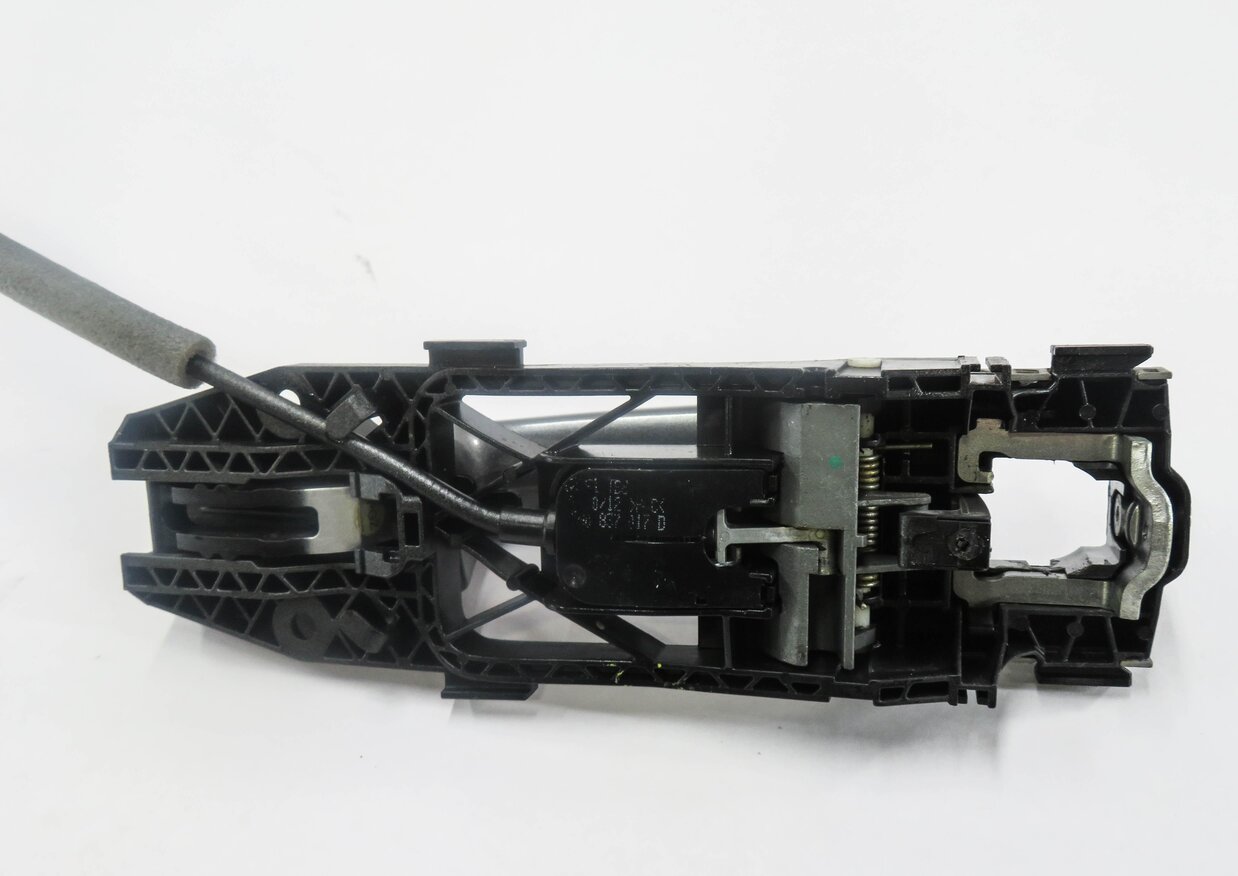 Thumbnail 6: 2011-2018 PORSCHE CAYENNE (958) LEFT FRONT DRIVER EXTERIOR DOOR HANDLE (GRAY)