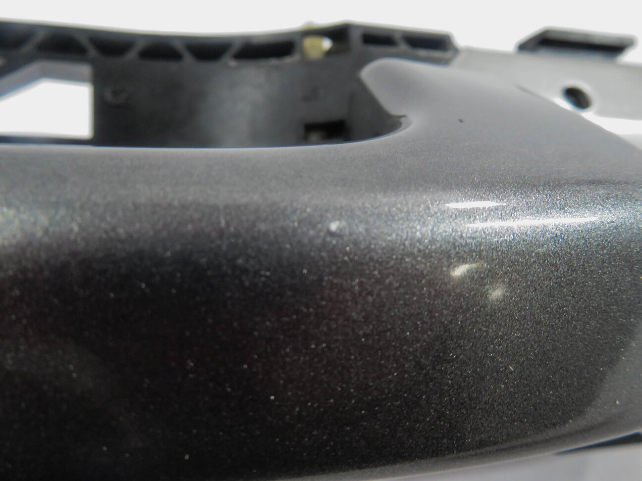 Thumbnail 7: 2011-2018 PORSCHE CAYENNE (958) LEFT FRONT DRIVER EXTERIOR DOOR HANDLE (GRAY)