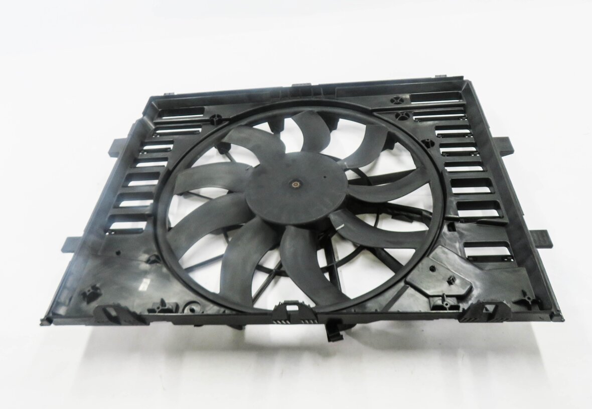 Thumbnail 2: 2011-2018 PORSCHE CAYENNE (958) 3.0L DIESEL / 4.8L ENGINE - RADIATOR COOLING FAN