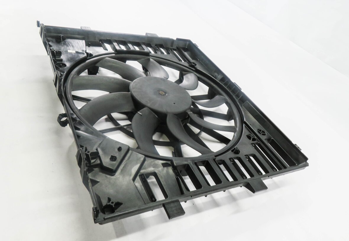 Thumbnail 3: 2011-2018 PORSCHE CAYENNE (958) 3.0L DIESEL / 4.8L ENGINE - RADIATOR COOLING FAN