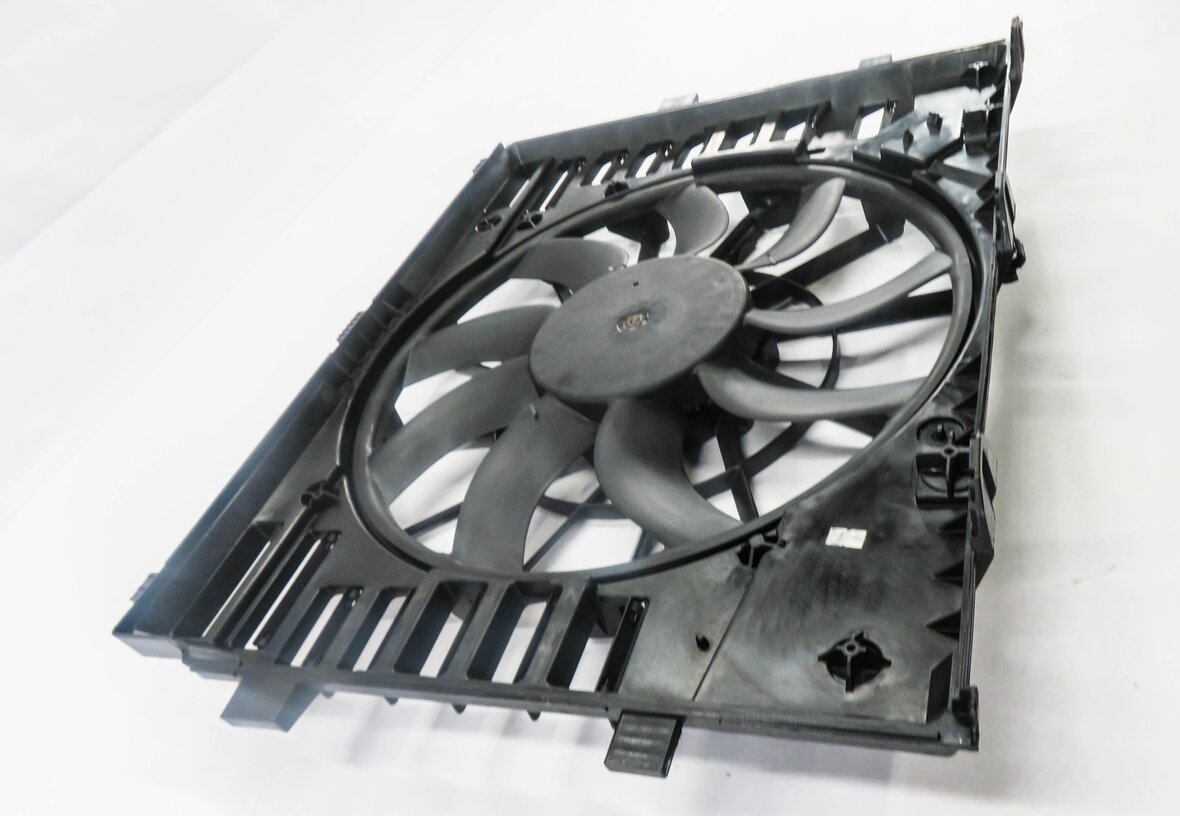 Thumbnail 4: 2011-2018 PORSCHE CAYENNE (958) 3.0L DIESEL / 4.8L ENGINE - RADIATOR COOLING FAN
