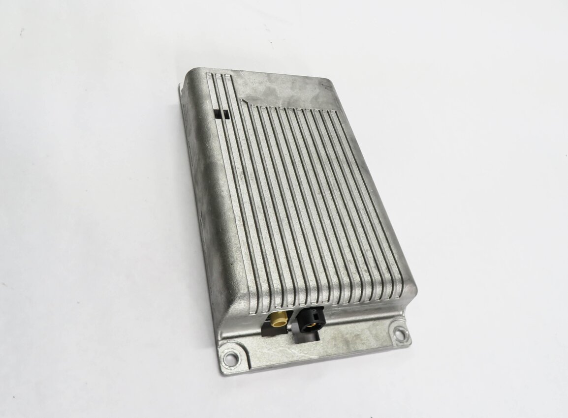 Thumbnail 4: 2008 BMW 335i (E90) MULF 2 SVS HIGH BASIS COMMUNICATION CONTROL MODULE