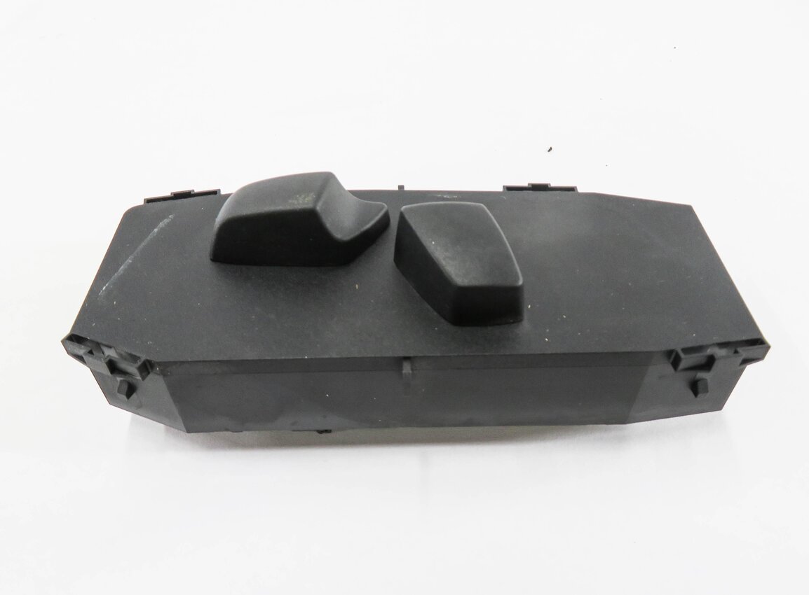 Thumbnail 5: 2008 BMW 335i (E92) RIGHT FRONT PASSENGER SEAT ADJUSTMENT SWITCH