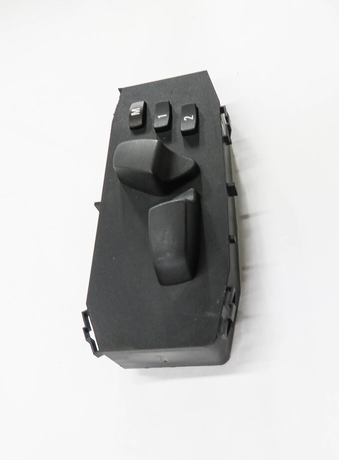 Thumbnail 3: 2008 BMW 335i (E92) LEFT FRONT DRIVER MEMORY SEAT ADJUSTMENT SWITCH