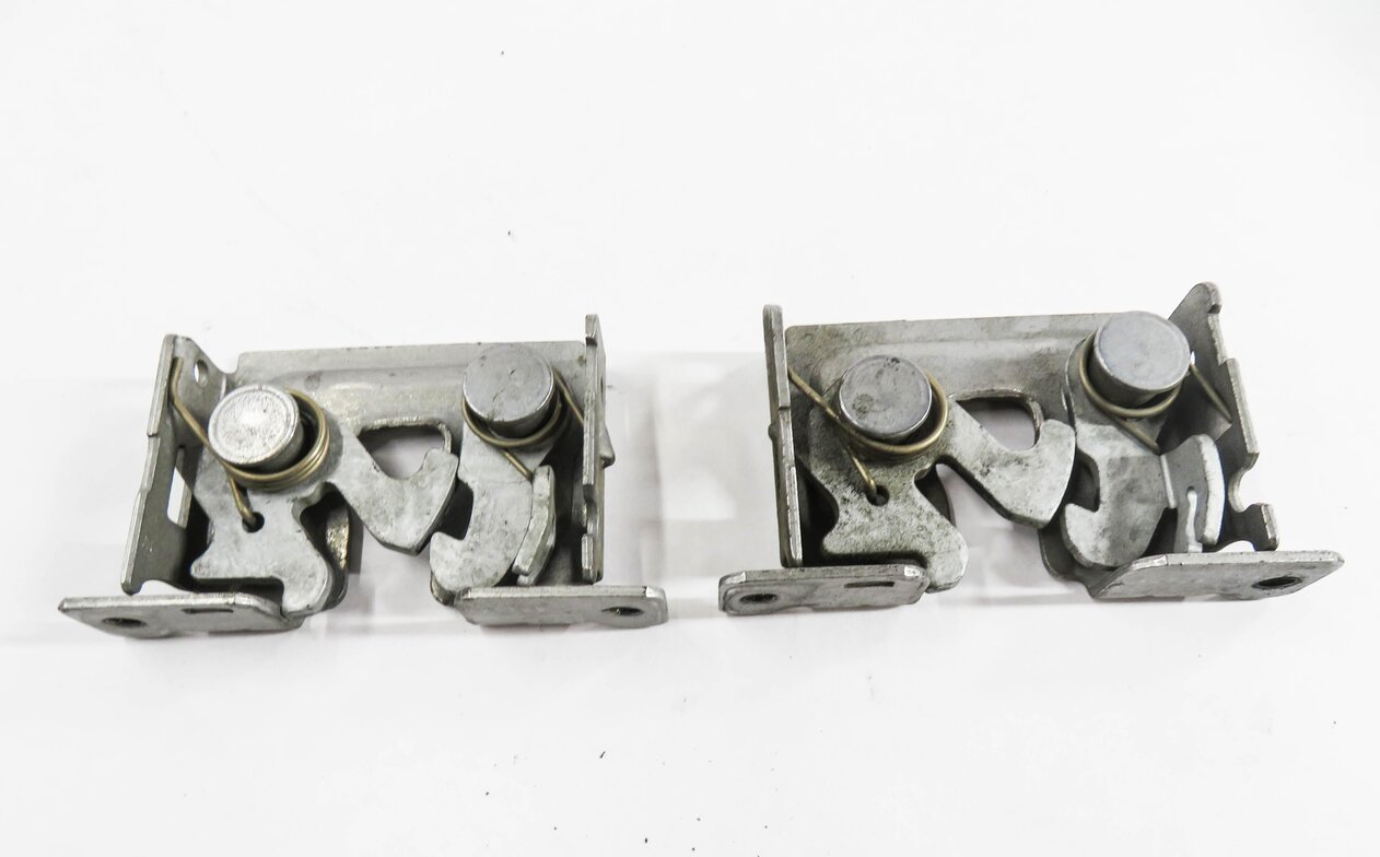 Thumbnail 5: 2008 BMW 335i (E90) FRONT LOWER HOOD LOCK LATCH SET-2