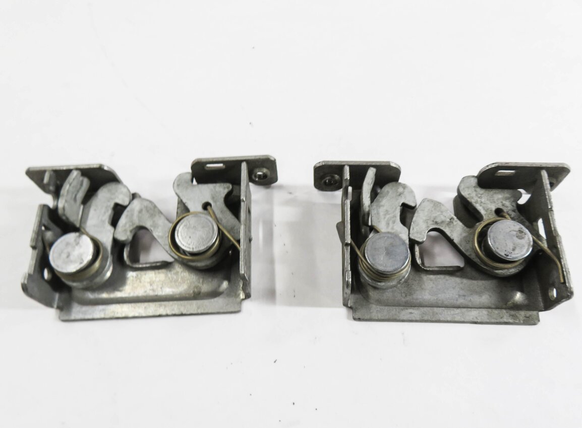 Thumbnail 6: 2008 BMW 335i (E90) FRONT LOWER HOOD LOCK LATCH SET-2