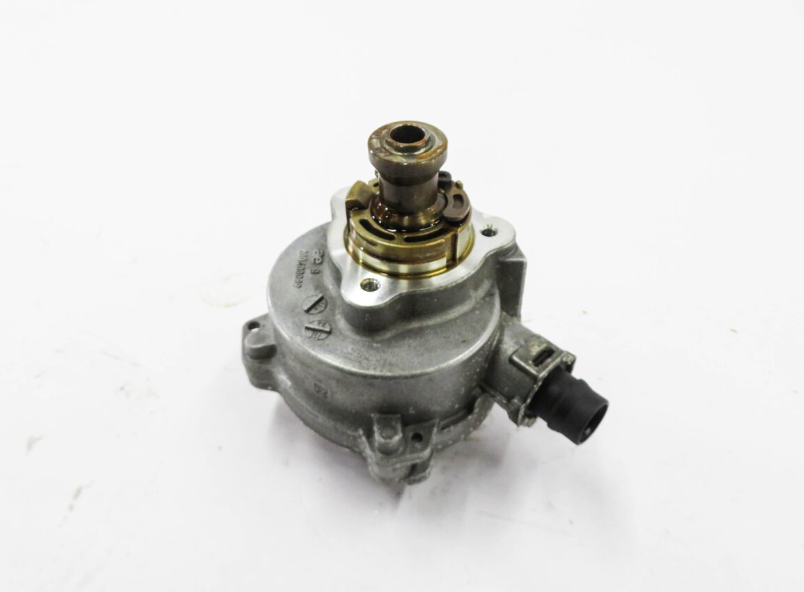 Thumbnail 1: 08-16 BMW 335i 535i X6 Z4 (E87 E90 E60 F01 E71 E89) 3.0L N54 ENGINE VACUUM PUMP