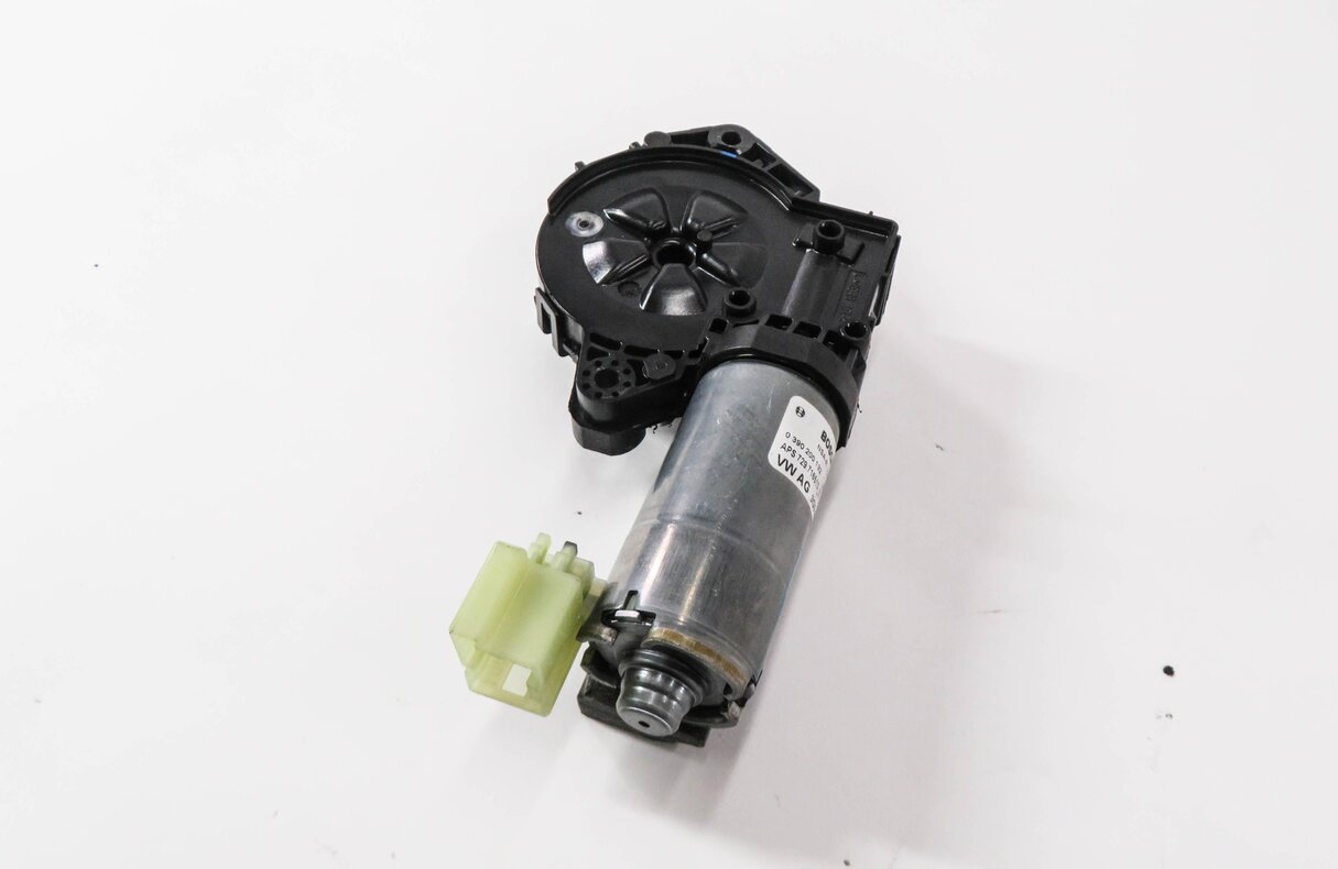 Thumbnail 2: 2018-2022 VW / AUDI - Q5 SQ5 TAOS TIGUAN (FY 80A) FRONT PANORAMIC SUNROOF MOTOR