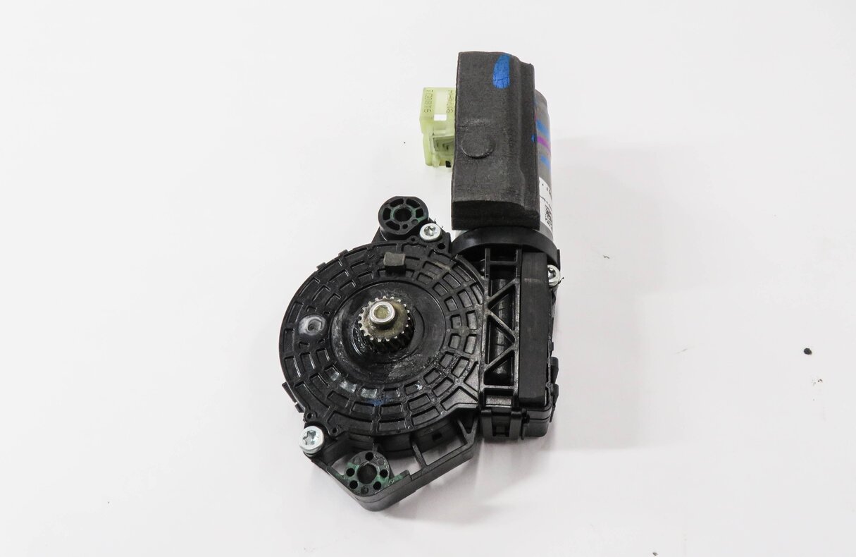 Thumbnail 4: 2018-2022 VW / AUDI - Q5 SQ5 TAOS TIGUAN (FY 80A) FRONT PANORAMIC SUNROOF MOTOR