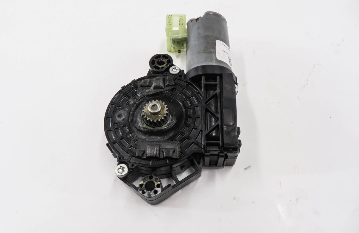 Thumbnail 3: 2018-2022 VW / AUDI - Q5 SQ5 TAOS TIGUAN (FY 80A) REAR PANORAMIC SUNROOF MOTOR
