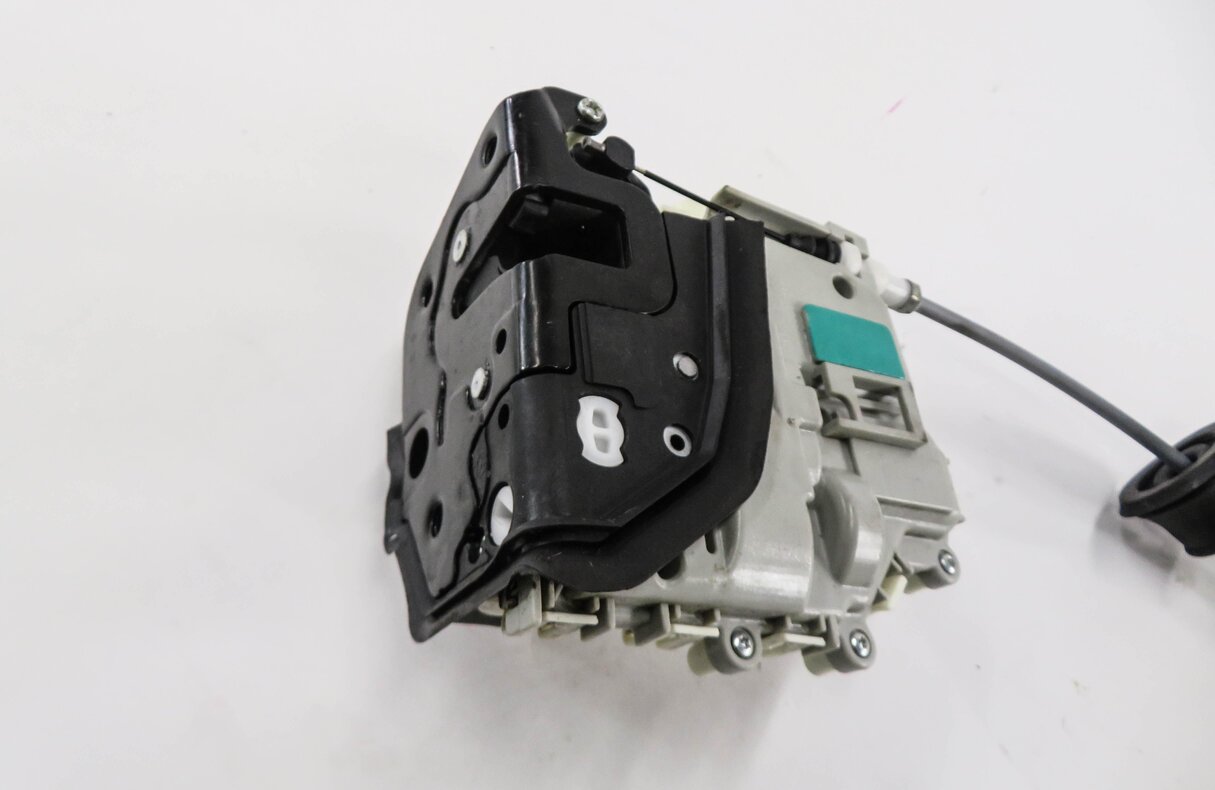Thumbnail 3: 15-2021 AUDI A3 S3 A4 Q5 TT (8V B9 MK3 FY) RIGHT FRONT PASSENGER DOOR LOCK LATCH
