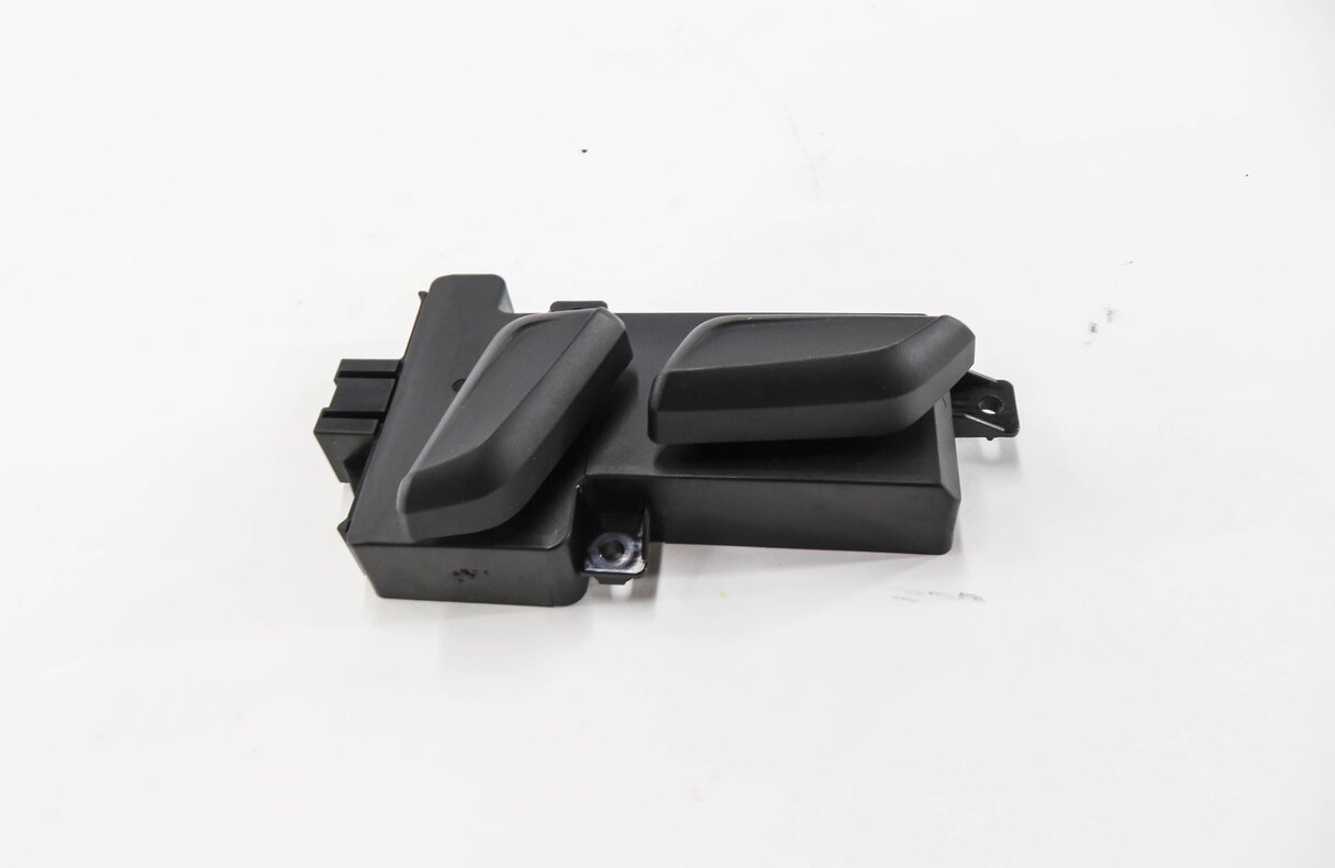 Thumbnail 3: 2018 AUDI SQ5 (FY 80A) LEFT FRONT DRIVER SEAT ADJUSTMENT SWITCH BUTTON