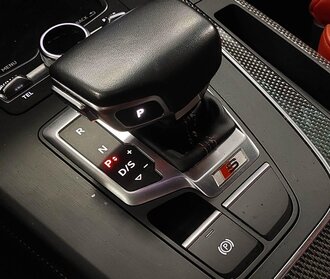 Thumbnail 2: 2018 AUDI SQ5 (FY 80A) TRANSMISSION GEAR SHIFTER SHIFT TRIM w/ BRAKE SWITCH