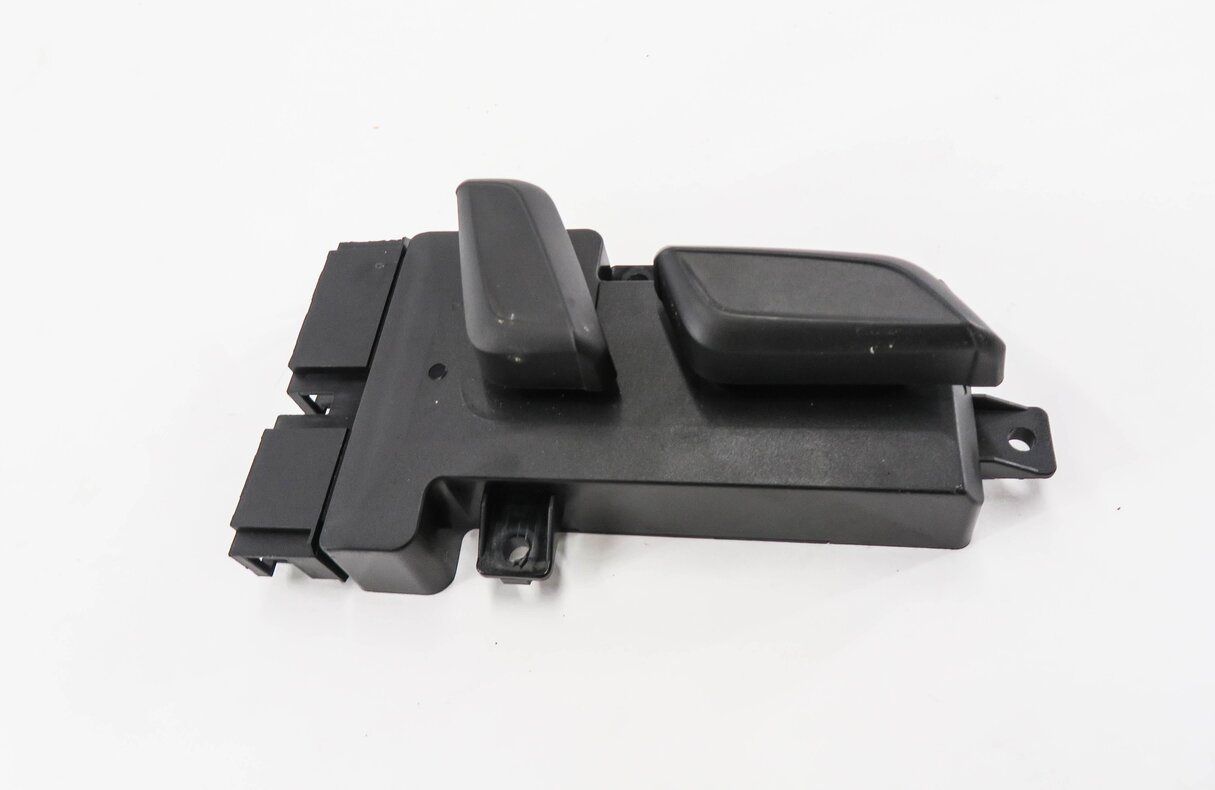 Thumbnail 3: 2018 AUDI SQ5 (FY 80A) RIGHT FRONT PASSENGER SEAT ADJUSTMENT SWITCH BUTTON