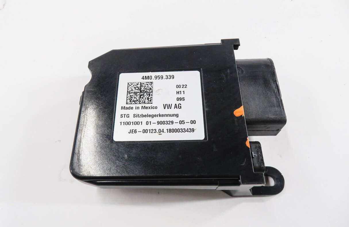 Thumbnail 2: 2018 AUDI SQ5 (FY 80A) RIGHT FRONT PASSENGER SEAT OCCUPANCY WEIGHT SENSOR MODULE