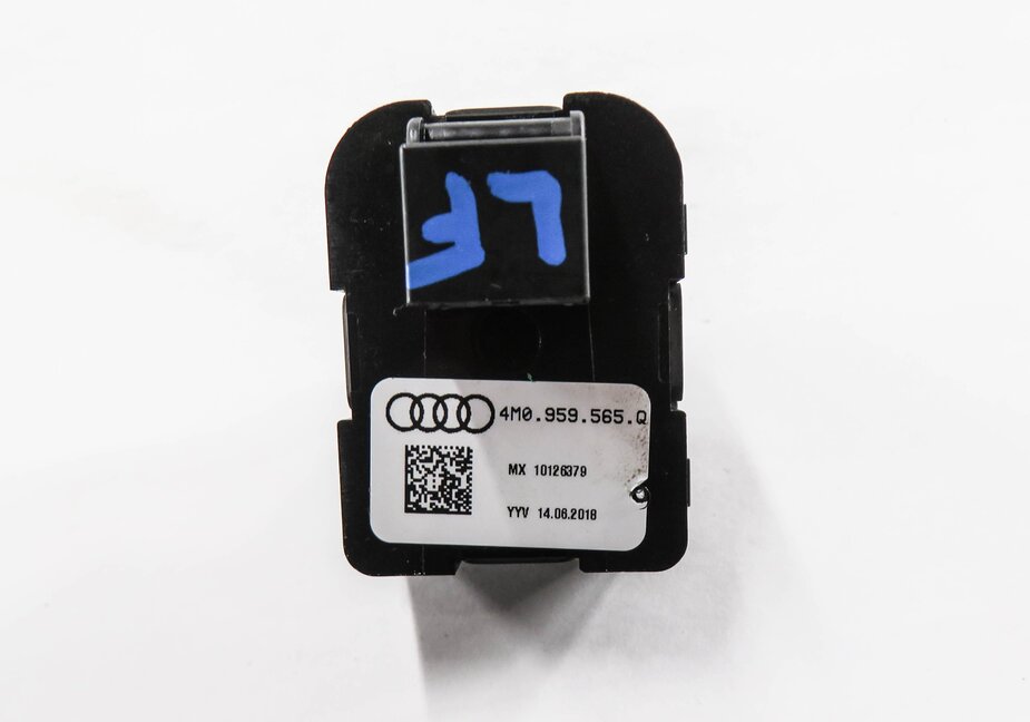 Thumbnail 4: 2017-2020 AUDI Q5 SQ5 (FY 80A) DRIVER MIRROR ADJUSTMENT SWITCH BUTTON