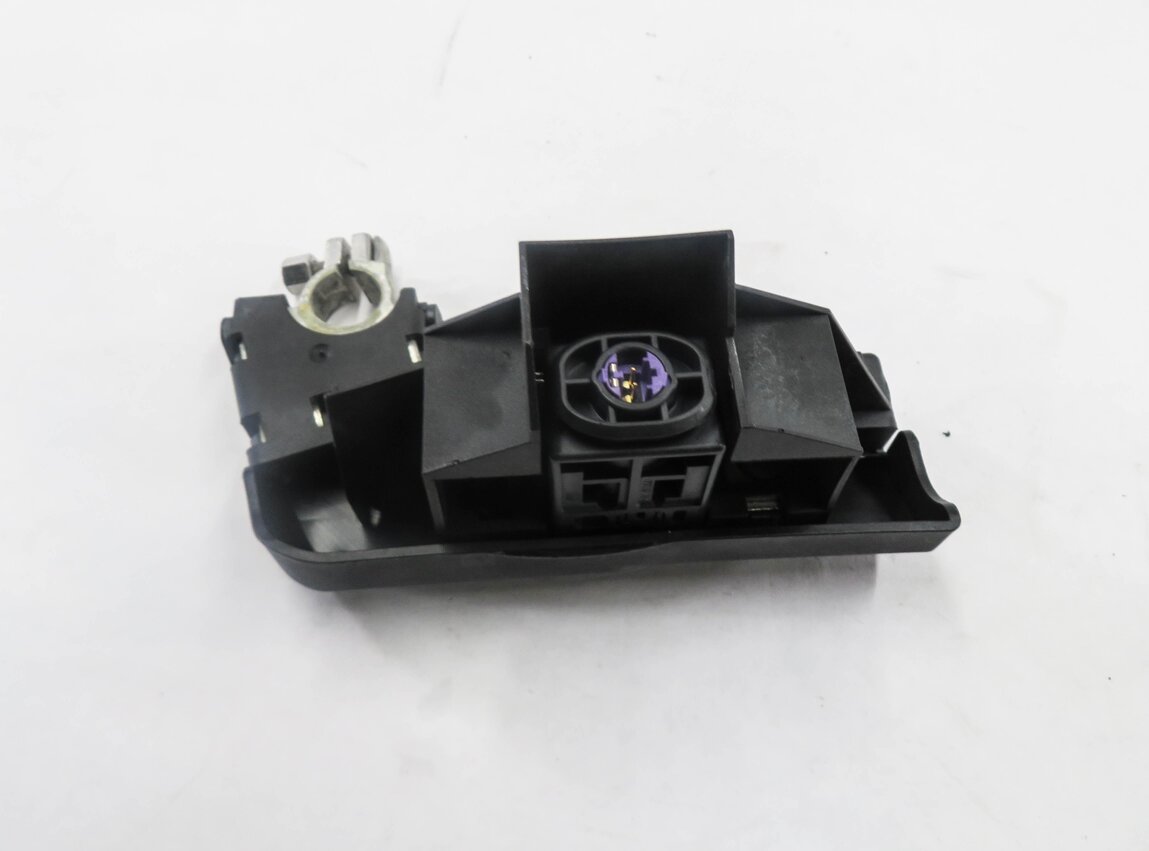 Thumbnail 2: 2014 AUDI A4 (B8 8K) POSITIVE BATTERY TERMINAL w/ MONITOR MODULE