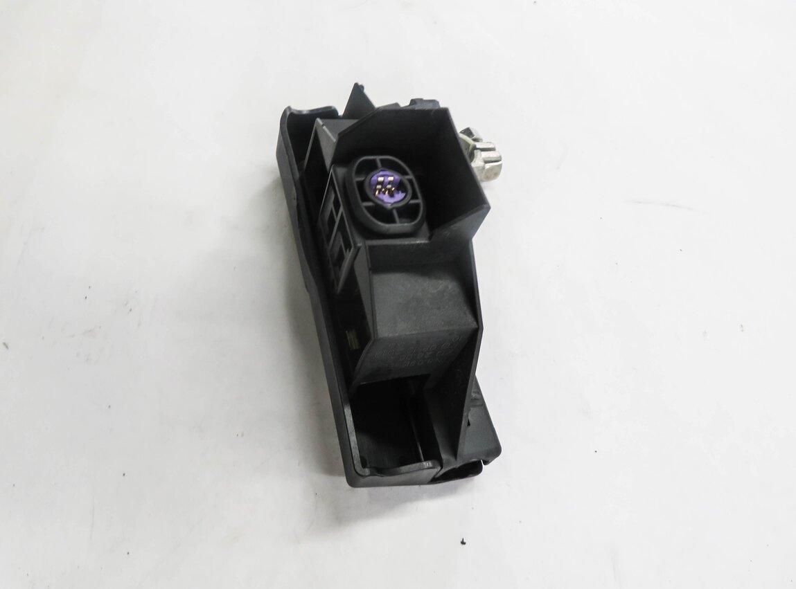 Thumbnail 4: 2014 AUDI A4 (B8 8K) POSITIVE BATTERY TERMINAL w/ MONITOR MODULE
