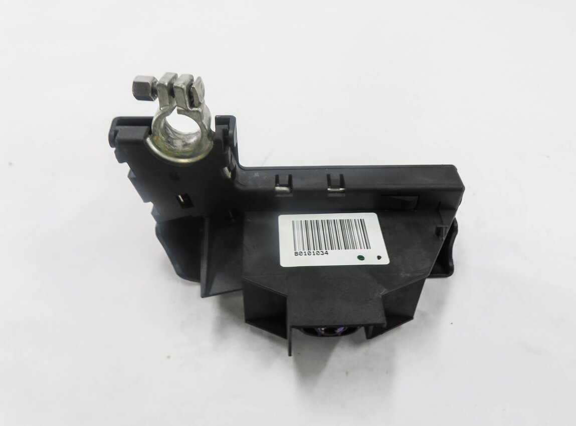 Thumbnail 6: 2014 AUDI A4 (B8 8K) POSITIVE BATTERY TERMINAL w/ MONITOR MODULE