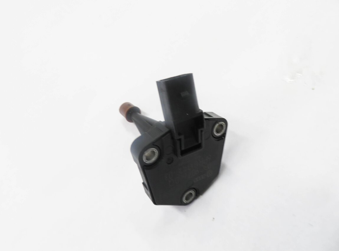2014 AUDI A4 (B8 8K) 2.0L CPMB TURBO ENGINE - OIL LEVEL SENSOR SENDER