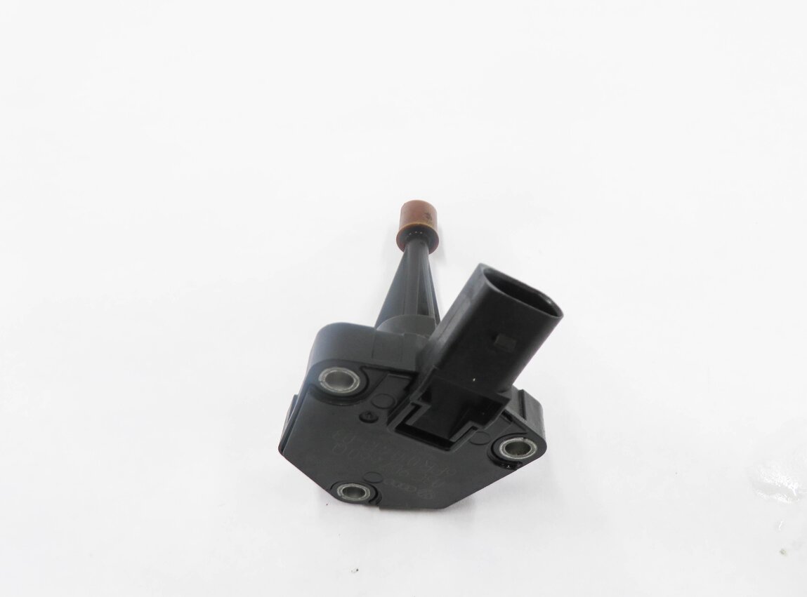Thumbnail 2: 2014 AUDI A4 (B8 8K) 2.0L CPMB TURBO ENGINE - OIL LEVEL SENSOR SENDER