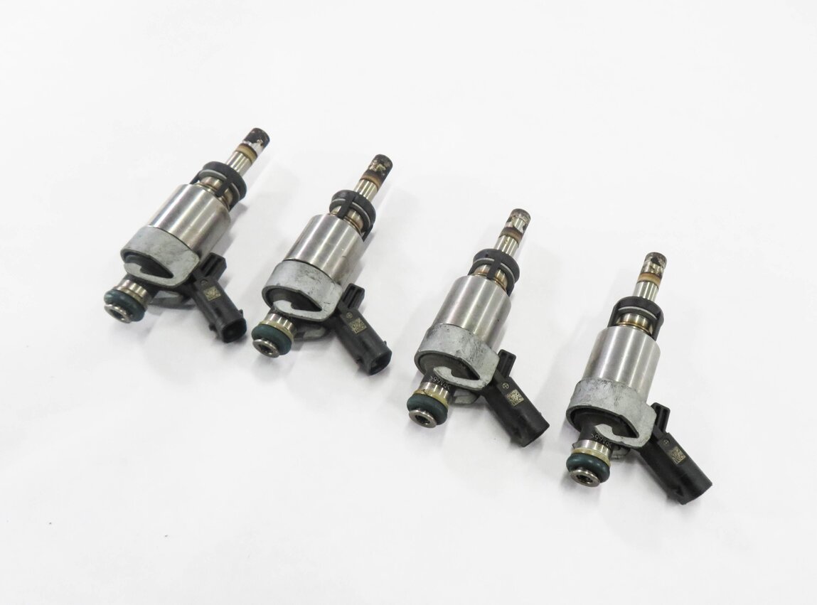 Thumbnail 1: 2013-2017 AUDI A4 A5 Q5 (B8 8K 8R 8T) 2.0L TURBO ENGINE FUEL INJECTOR SET