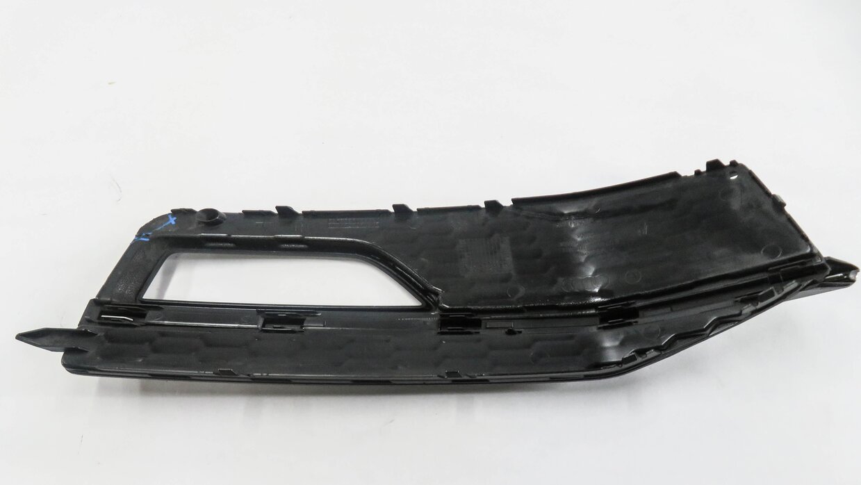 Thumbnail 7: 2013-2016 AUDI A4 (B8 8K) LEFT FRONT DRIVER FOGLIGHT GRILLE TRIM (S-LINE)