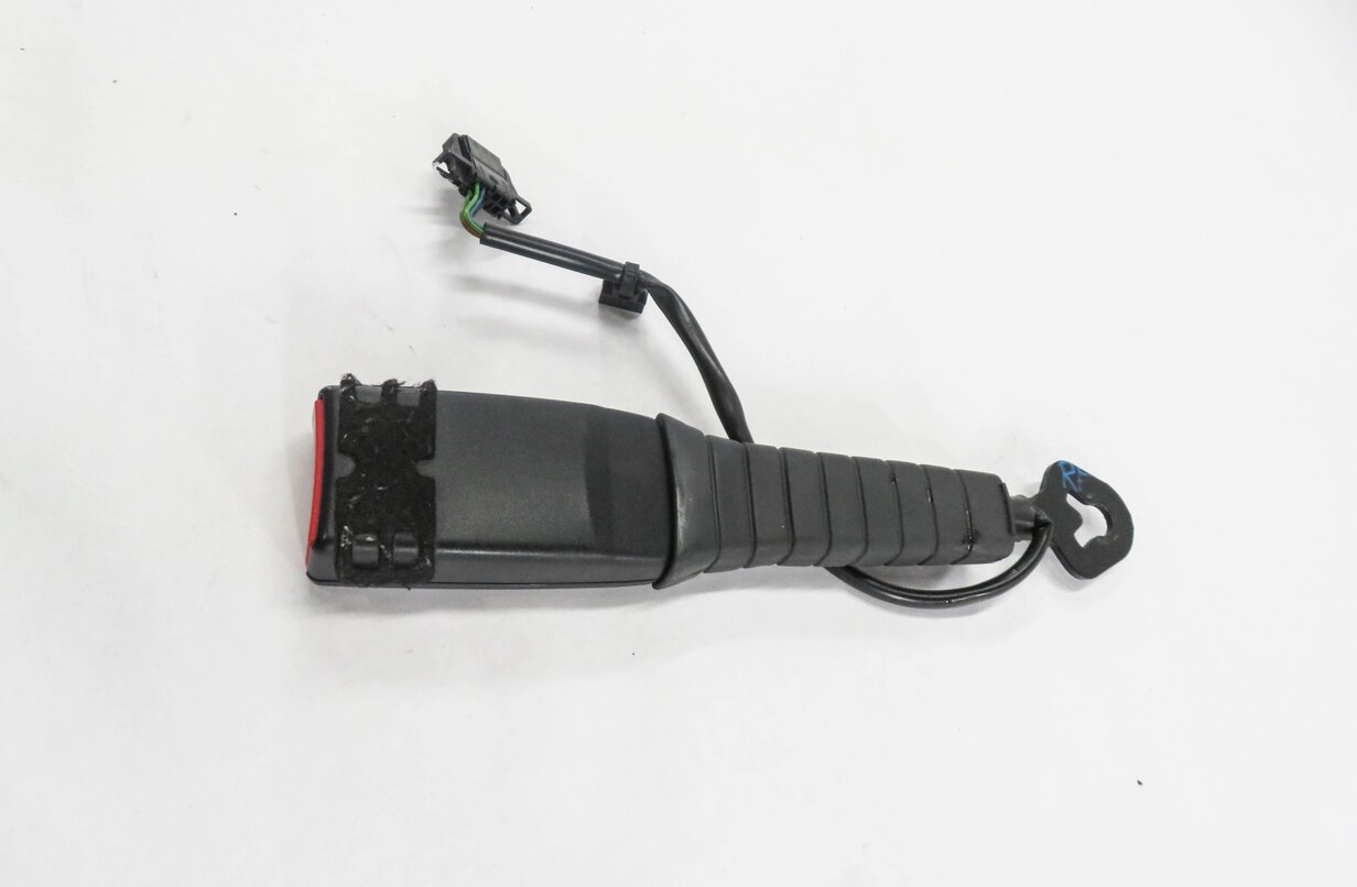 Thumbnail 3: 2009-2017 AUDI A4 A5 S4 S5 RS5 (B8 8K 8T) RIGHT FRONT SEATBELT BUCKLE RECEIVER