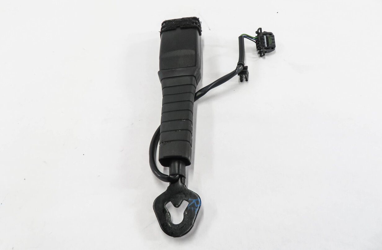 Thumbnail 5: 2009-2017 AUDI A4 A5 S4 S5 RS5 (B8 8K 8T) RIGHT FRONT SEATBELT BUCKLE RECEIVER