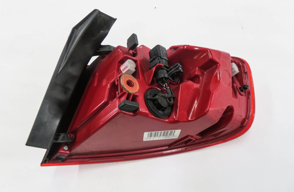Thumbnail 7: 2013-2016 AUDI A4 S4 (B8 8K) LEFT DRIVER OUTER LED TAILLIGHT BRAKE LIGHT LAMP