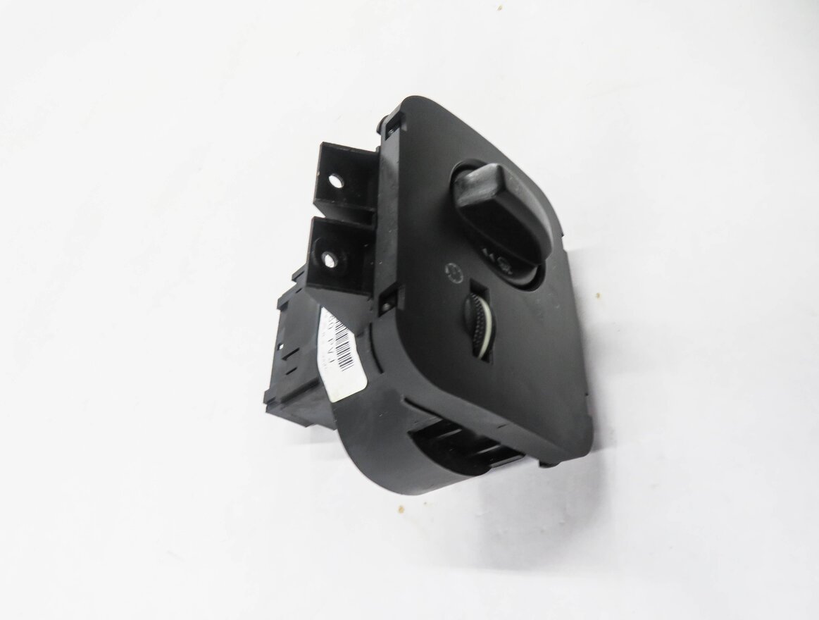 Thumbnail 3: 2005-2009 LAND ROVER LR3 / RANGE ROVER SPORT (L320) HEADLIGHT SWITCH