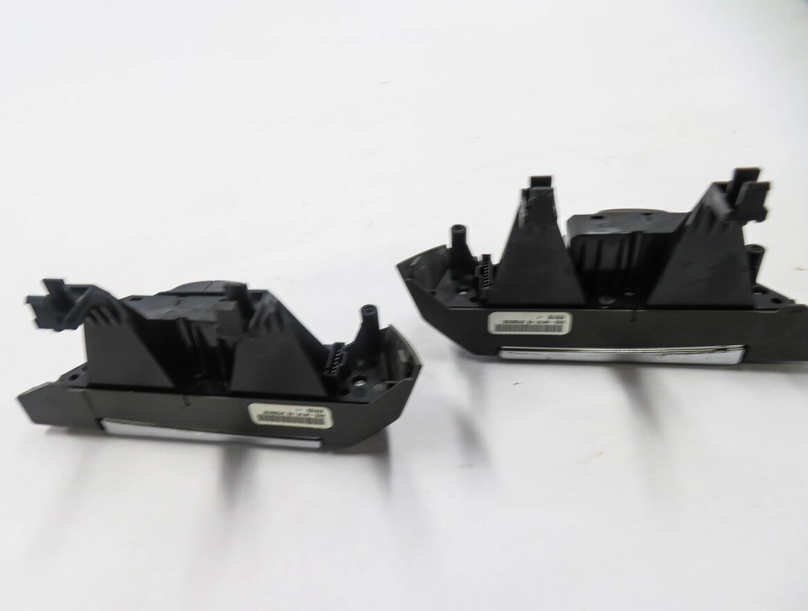 Thumbnail 6: 07-12 LR2 LR3 RANGE ROVER SPORT (L320) STEERING WHEEL PHONE CRUISE SWITCH SET-2
