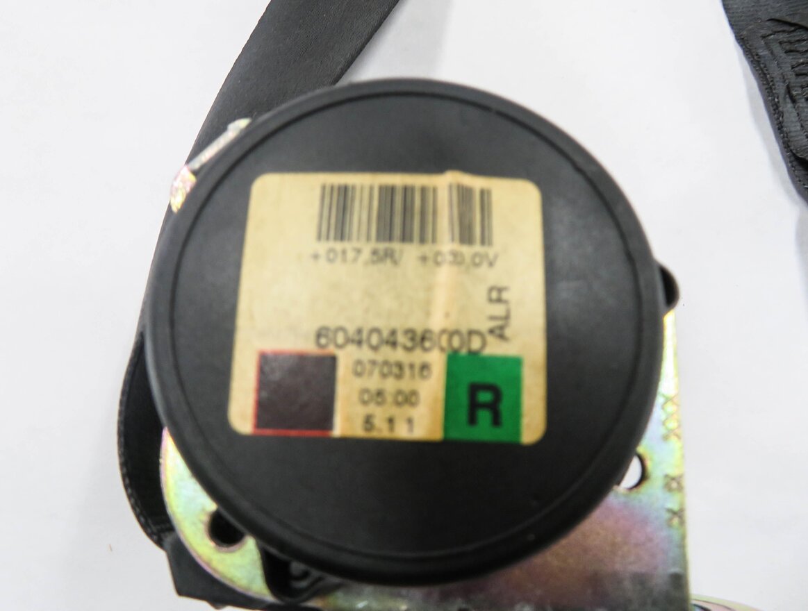 Thumbnail 6: 2007 RANGE ROVER SPORT (L320) 2nd ROW SEAT - RIGHT SEATBELT RETRACTOR (BLACK)